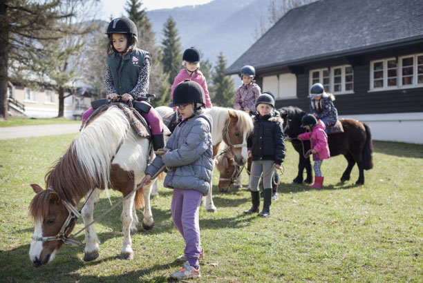Vacances pour tous - colonies de vacances  - Autrans - Les mini vertacos s'amusent