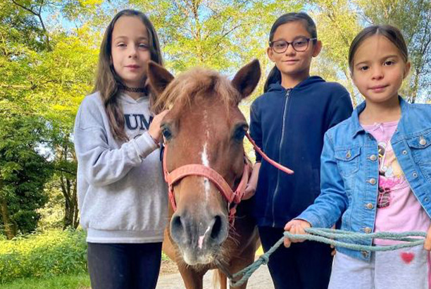 Vacances pour tous - colonies de vacances  - Ceyzériat - Équitation, loisirs et anglais