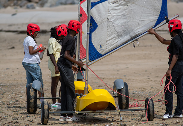 Vacances pour tous - colonies de vacances  - Gouville-sur-Mer - Du vent dans les voiles
