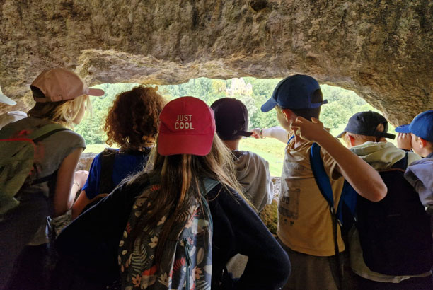 Vacances pour tous - colonies de vacances  - Les Eyzies-Sireuil - ... un archéologue aventurier