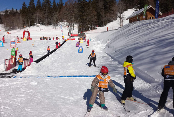 Vacances pour tous - colonies de vacances  - Autrans - Premières glisses au Vertaco'